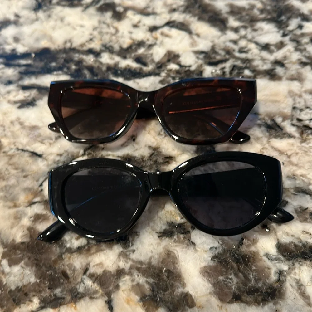 Sunglasses Bundle - Picture 1 of 4